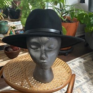 Abercrombie & Fitch hat